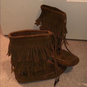Minnetonka Fringe 2 Layer Boots